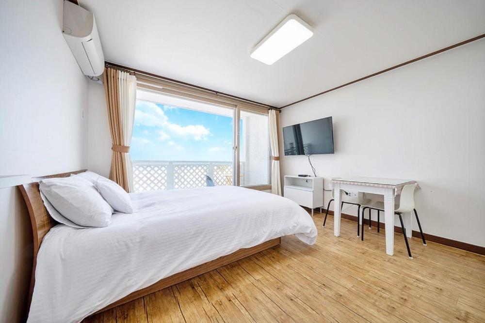 Yangyang Sunrise Pension Room photo